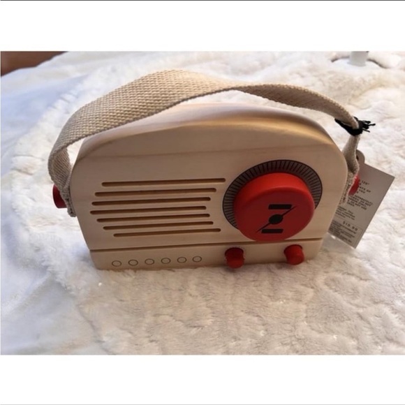 Hearth & Hand Magnolia Toy Christmas
Radio - Picture 6 of 7